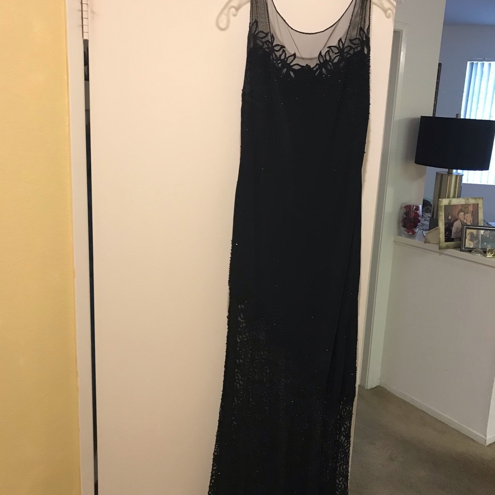 Evening gown size 6 lace n beaded.  CACHE $50